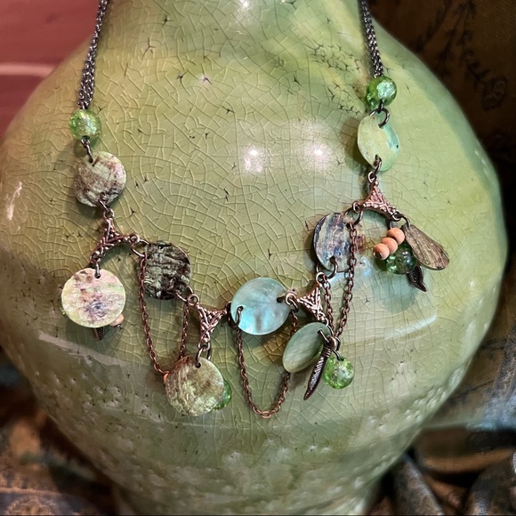 Green Shell Necklace - Picture 8 of 12
